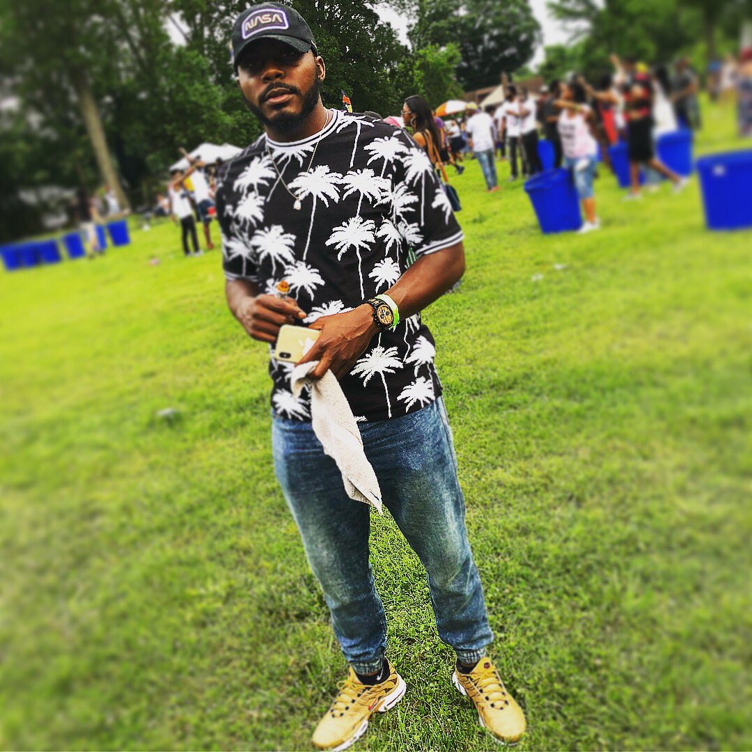 Currazyy_SOLES's tweet photo. #BigAssCookOut https://t.co/XE736JWLqn