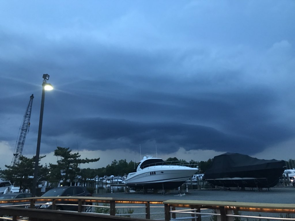 kgb_mazz's tweet image. storm clouds over the bay @ #Breezes in #Tuckerton #nofilter