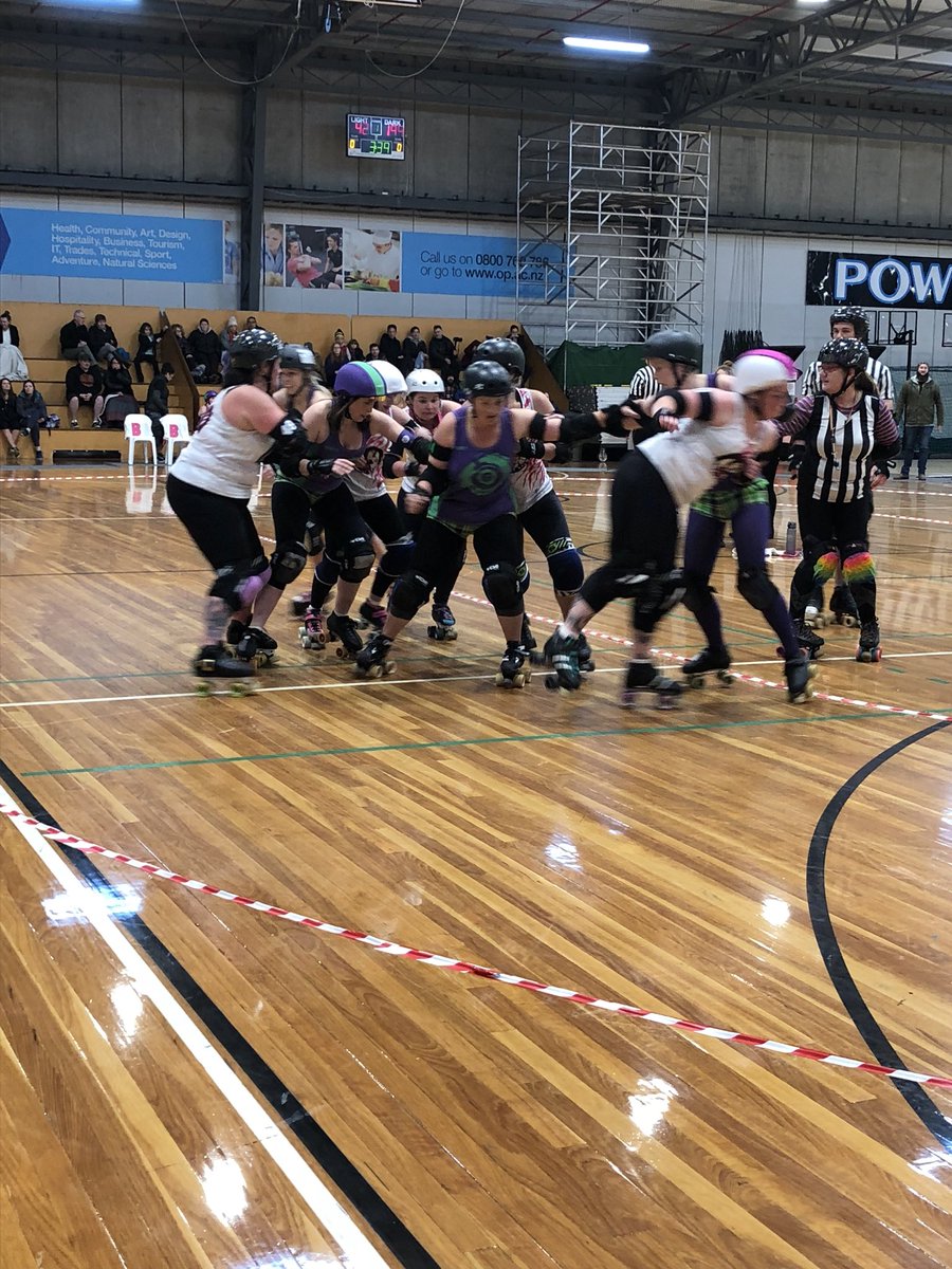 Score update: lasses leading 199 v 46