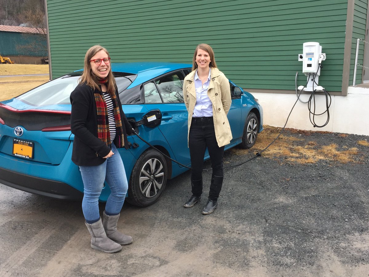 The Town of Middletown was designated a #CleanEnergyCommunity! One reason: they've installed this #ElectricVehicle… twitter.com/i/web/status/1… dlvr.it/QVD1Bm