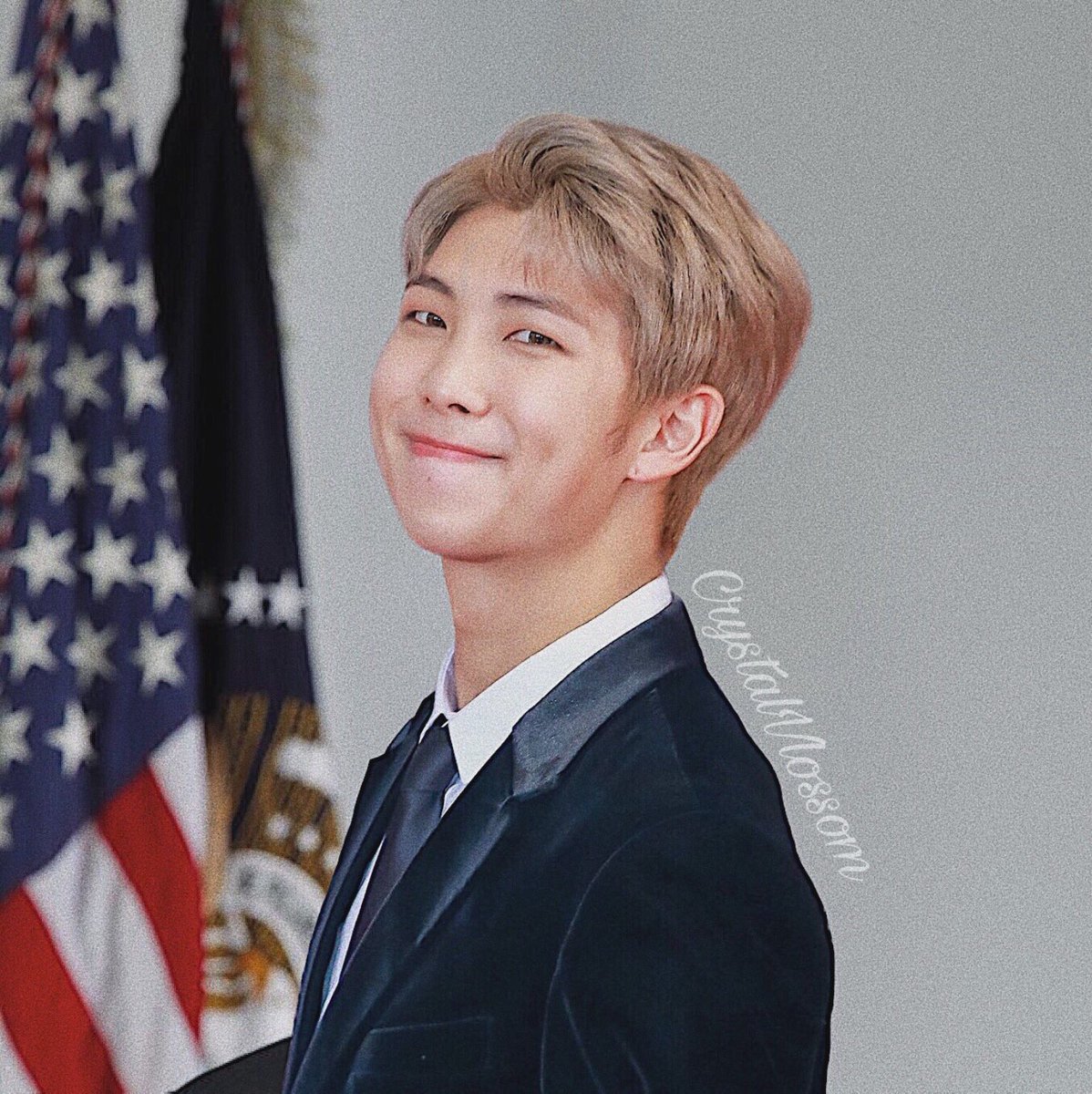 everythingoesk's tweet photo. Si esto se hace realidad yo propongo 1!2! o Magic Shop como himno nacional.

RT porque pues sería super genial! 

#NamjoonForPresident https://t.co/qbvHSFkuMG