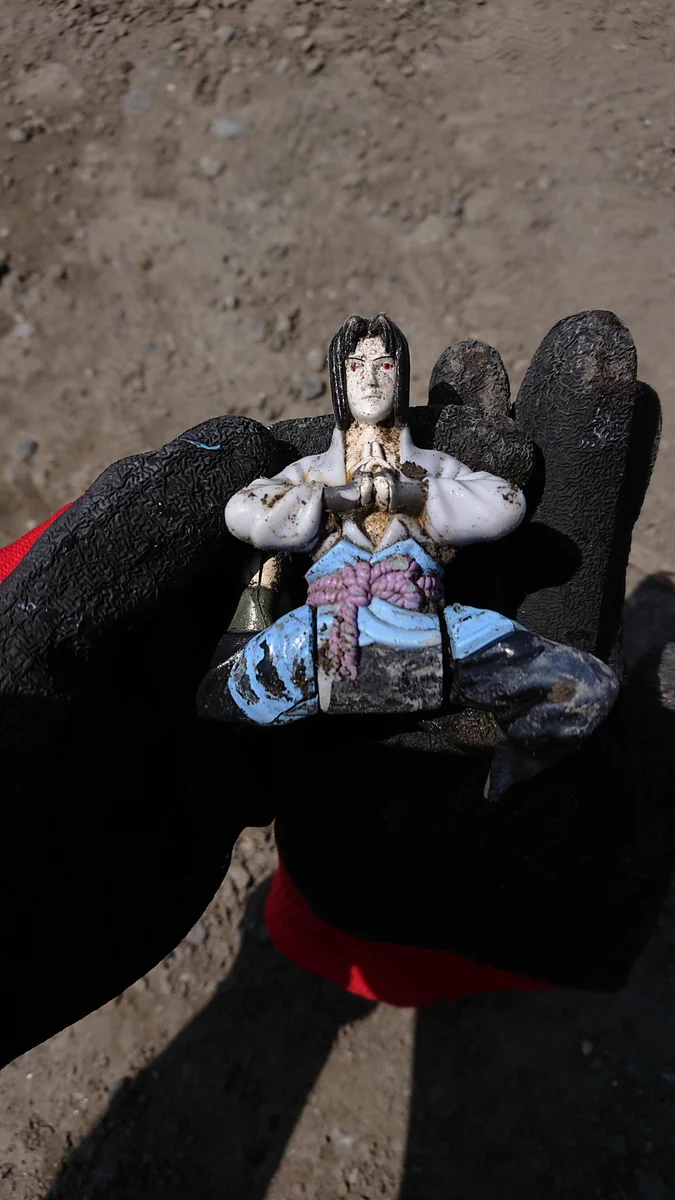 田植えしてたら？なぜか田んぼからNARUTOのサスケが出てきたｗｗｗ