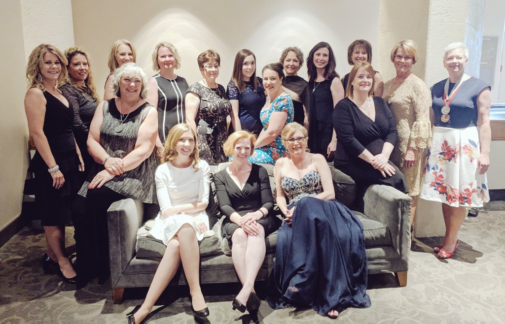 csc_dcc's tweet image. CSC/DCC Women at the President&apos;s Ball #CSCDCC2018