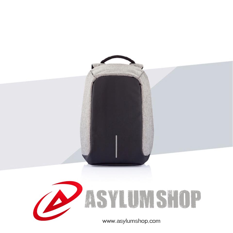 AsylumStore's tweet image. Anti-Theft Backpacks include an USB external charging feature. Step 1, Connect the powerbank on the inside. Step 2, Connect the phone to the external charging port

#asylumshop #lockitdown #charger #powerbank #phone #amazing #power #anti-theft