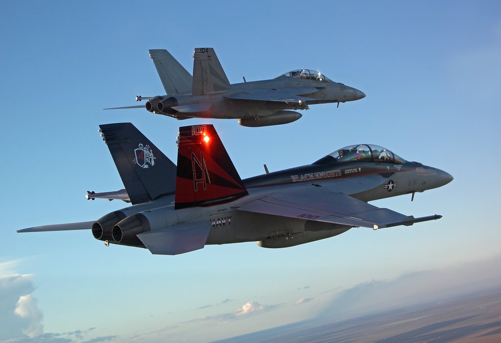 Here’s another picture from the same flight, a few minutes after I shot the four ship on a rare clear early evening over the California Central Valley #flynavy #navy #navalaviation #vfa154 #vfa147 #lemoore #f18superhornet #mach91photo #boeing #geaviation