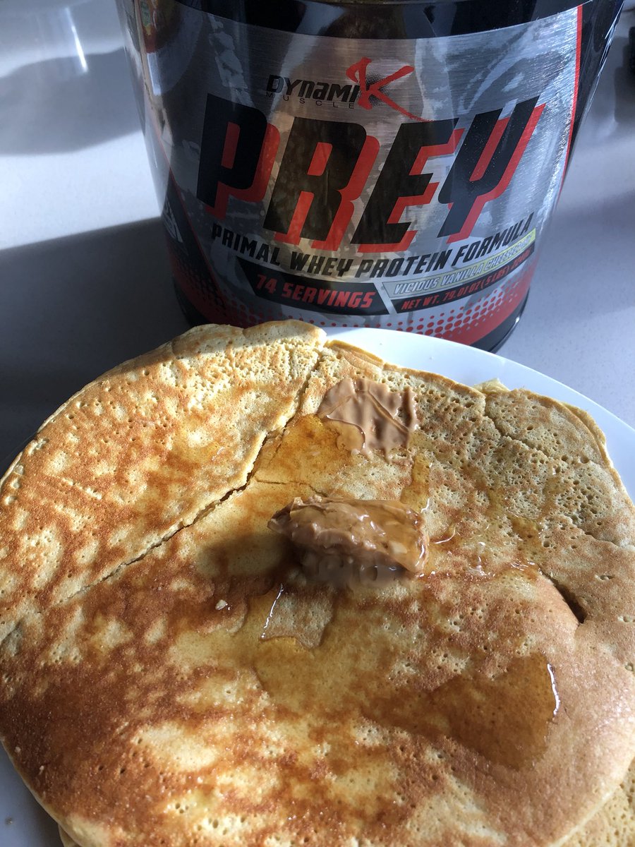 TobyWAthlete's tweet photo. Dynamik Muscle Prey Protein Pancakes 🥞
2 scoops of Prey Protein Vanilla cheesecake
1 cup of quick oats
Blend in your Ninja
3 eggs
Add Almond milk to get consistency right! #proteinpancakes #breakfast #cleaneating #food #nutrition #pancakes #gymlfe #bodybuilding #health #fit https://t.co/Aasp623Gyh