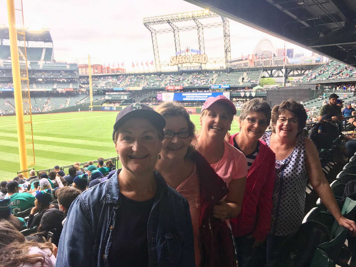 I'm rooting at home, bit my wife and her 4 sisters are rooting at Safeco tonight! #WhereIRoot #notsurpirisedtheywerelatefordeegordonshirts