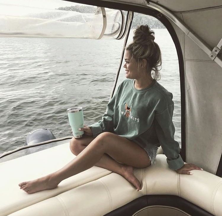 SandGco's tweet photo. Tell us what your plans are this Memorial Day Weekend?  Beach? Lake? Pool? Other?  #lake #lakelife #casualstyle #ootd #college #casualoutfit #bloggerstyle #whatiwore #southern #southerngirl #southernstyle #preppy #beautiful #pretty #boat #boatlife #sweatshirt #summerfashion https://t.co/Q50HCdMmI5