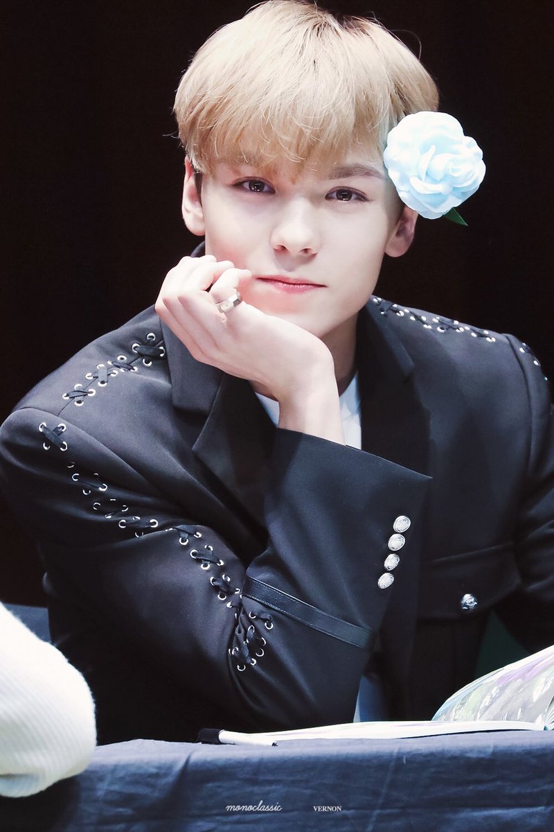 monoclassic_vn's tweet photo. 171216 목동 팬싸인회

#버논 #バーノン #최한솔
#VERNON #seventeen #세븐틴 https://t.co/69MrmOpLLP