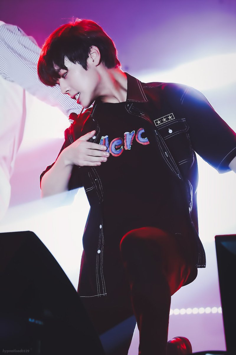 hypnotised_0529's tweet photo. 180526 #박지훈 법적으로 박지훈씨 웨이브를 금지 시켜야합니다. 심장이 막 뛰어서 죽을 것 같습니다.🚑🚑🚑 https://t.co/t1UD7G7xb0