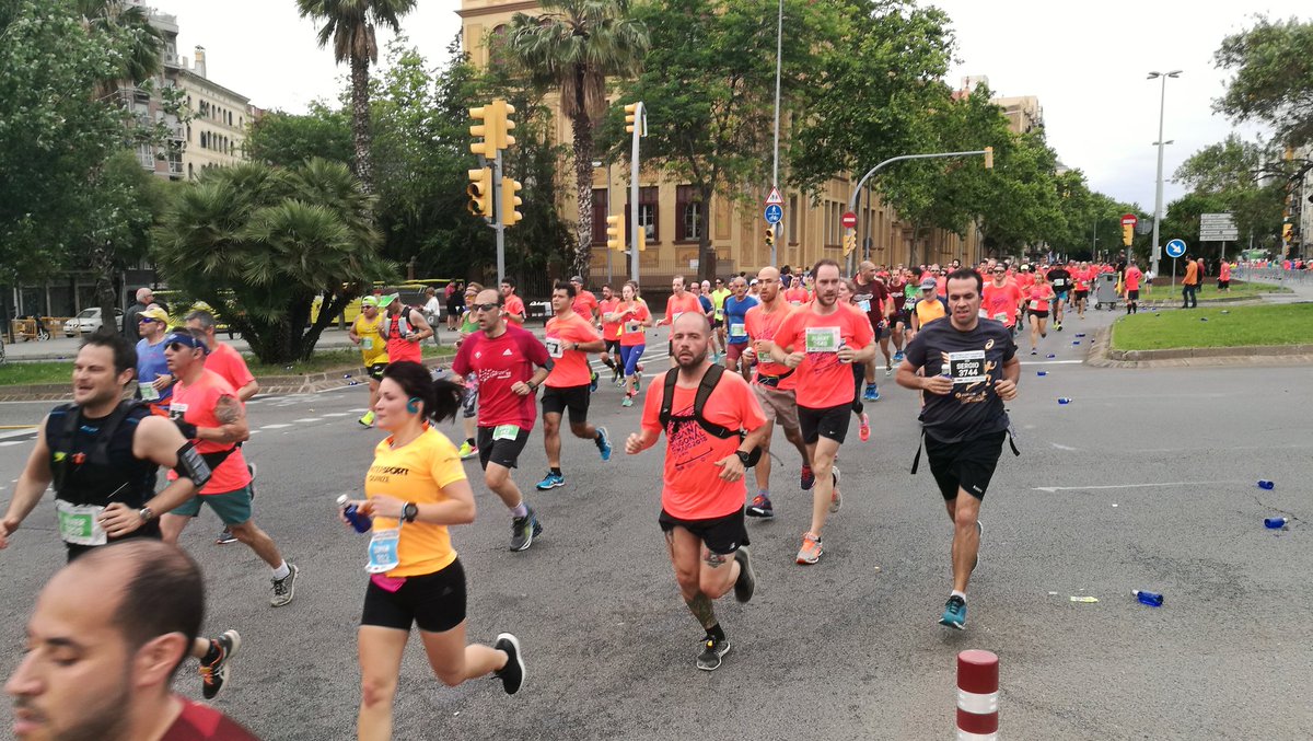 Intersport_es's tweet photo. Así comenzamos el domingo en Barcelona
@ClubsDiR #cursadirdiagonal #cursadirdiagonal2018 #run #running #cursaDiR #cursa #cursabarcelona #runnersbcn #cursadiagonal #Barcelona #cursasolidària #solidaritat #modernisme #10K #5K #esport #salut #FelizDomingo https://t.co/d9cbWWjYAd