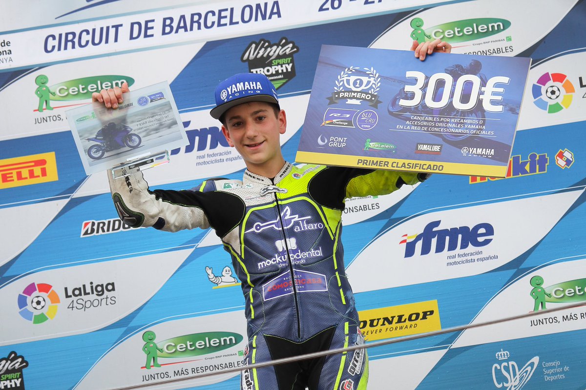 yamahar1cup's tweet photo. Unai Orradre vence en la primera carrera del fin de semana en @Circuitcat_es acompañado en el podio por @BEATRIZNEILA36 y Cauchi Ludovic 
RACE 2 🏁 13h @rfme_cev #yamahar3blucruchallenge 🇪🇸 https://t.co/TLYoKMD2l1
