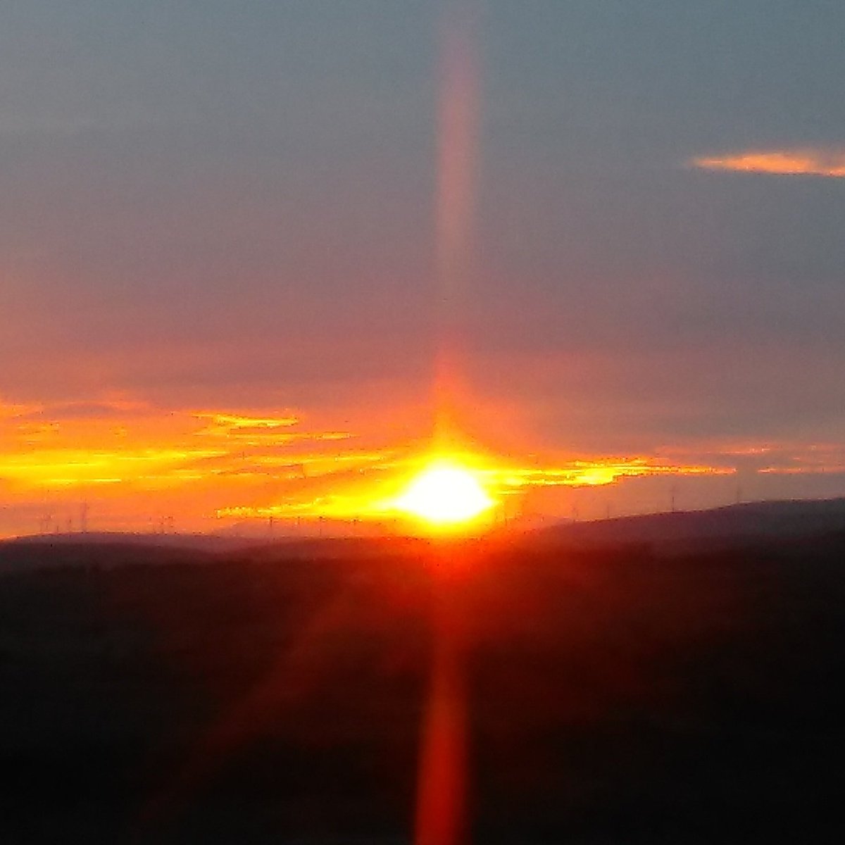 GalwayWalks's tweet photo. "And watch the sun go down on Galway Bay"
#sunset๐
#sunsetwatching #sundown #Galway #galwaybay #loveGalway #IRELAND #WildAtlanticWay #Barna #Bearna #spiddeal #spiddle #Moycullen #gaillimh https://t.co/yqYkfYTiyw