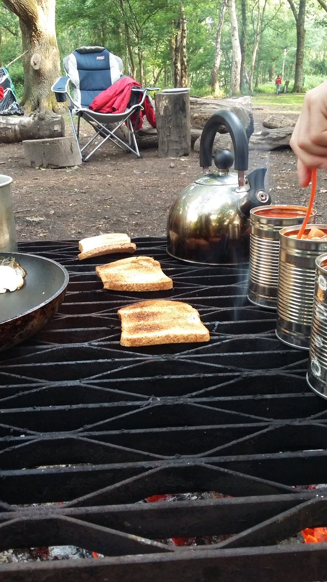 1stBarnham's tweet photo. Breakfast time here on @scouts camp @FurzefieldCamp https://t.co/OfLzIi6MHW