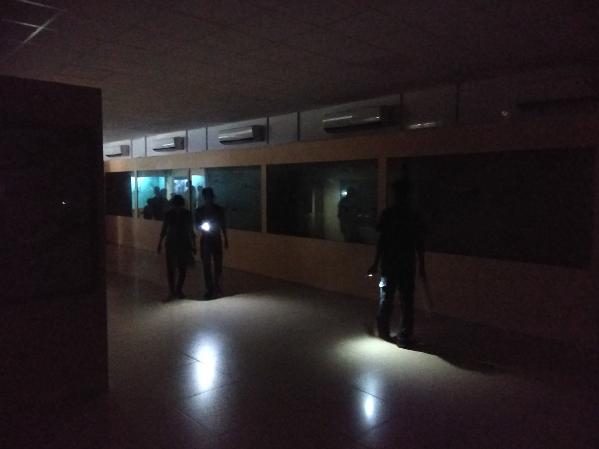 bimalhere's tweet image. @Culturedeptt @Naveen_Odisha 
It's ridiculous, even at 11.30 am #lights &amp;amp; newly instaled #ACS not functioning a@ #OdishaStateMuseum. No one can survive &amp;gt; than 30 min due to stingent smell &amp;amp; air suffocation.Outside Tourist seems unhapy. Visitors use moble flash to C the sights.1/2