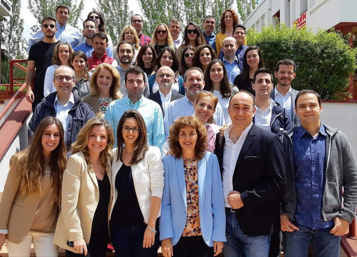 mpdelasheras's tweet image. Abogados, políticos, ingenieros, comerciales, psicólogos, médicos, policías, empresarios, jubilados, estudiantes... la @EOratoria reúne este finde profesionales de todos los ámbitos con el objetivo de #hablarenpublico bien. ¡Gracias por confiar en nosotros! #OratoriaconCorazon