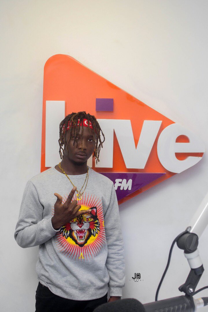 Tsk_Record's tweet photo. Photos from Yesterday Interview of @jiggy_waz with @JASON_ELA and @iamdjmingle on LiveFm. #CameraTour #TSKMusic #TeamTSK 🇬🇭🌏🌏 https://t.co/lOZfgz27Lj