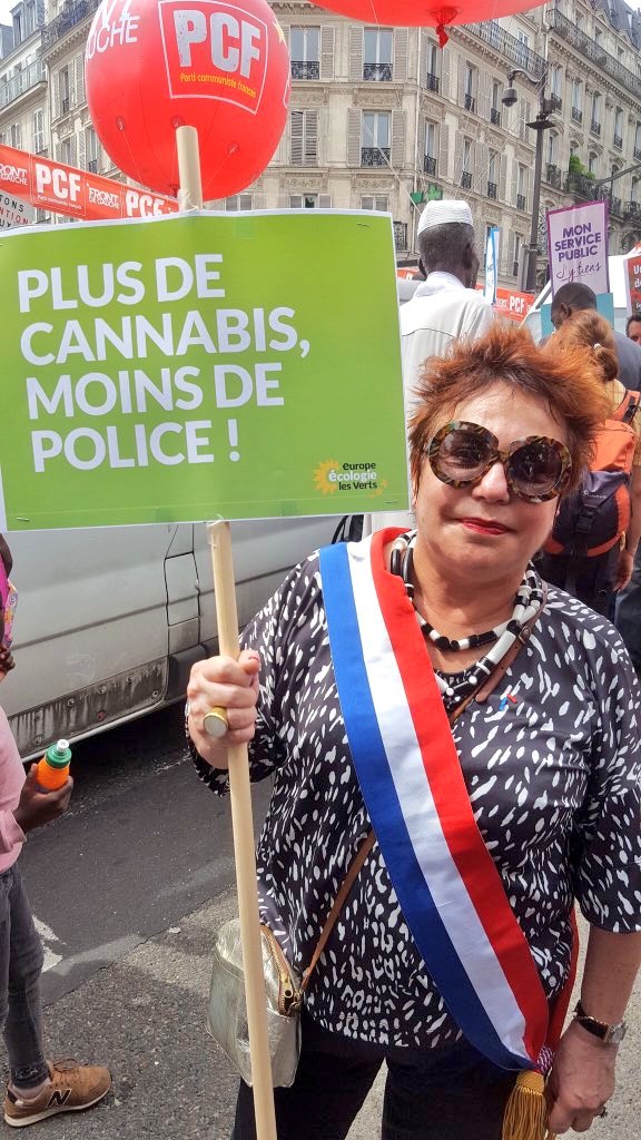 https://pbs.twimg.com/media/DeL8q1AXkAAfMiU.jpg
