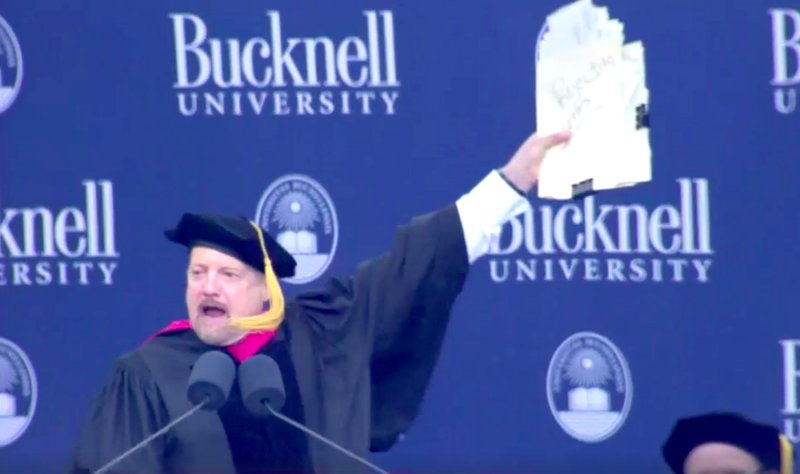 YahooFinance's tweet photo. Jim Cramer shares his heart-wrenching story of hitting rock bottom just a year after graduating from college #bucknell2018 https://t.co/ctaaqfy0DU https://t.co/JCTl06ZyhY