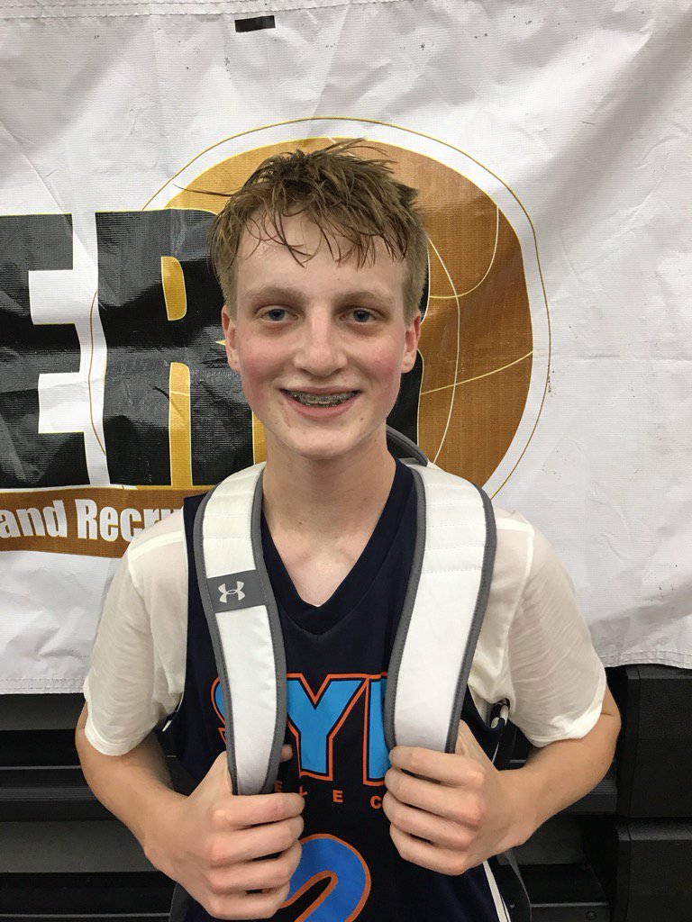 Tyler Hind of <a href="/Syracuseselect/">Syracuse Select Baseball</a> really impressed with his poise under pressure &amp; variety of finishes inside #S16 #10tg