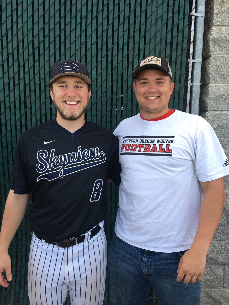 TannerGreene75's tweet photo. So proud of these men and their senior season. We also had to have a throwback to the 12U Bulldogs team. https://t.co/wtUz4f5zDk