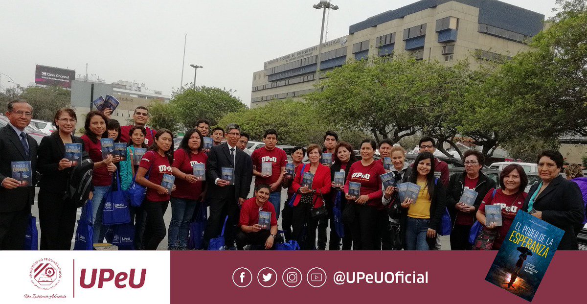 UPeUOficial's tweet photo. #ImpactoEsperanza #UPeU personal de la Escuela de Posgrado repartieron el libro #ElPoderdelaEperanza en el Instituto Nacional de Enfermedades Neoplásicas 🙏📘 https://t.co/LwItKi6feb