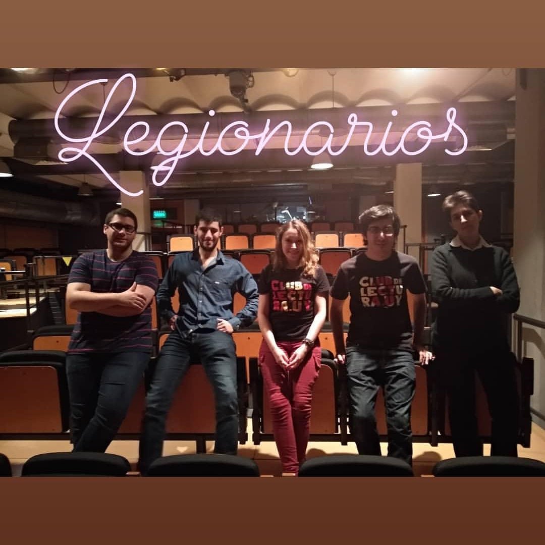 mayrapaz12's tweet photo. #legionarios en el cierre de la #librofest2 del @clubdelecturauy https://t.co/URYzxEX3sc