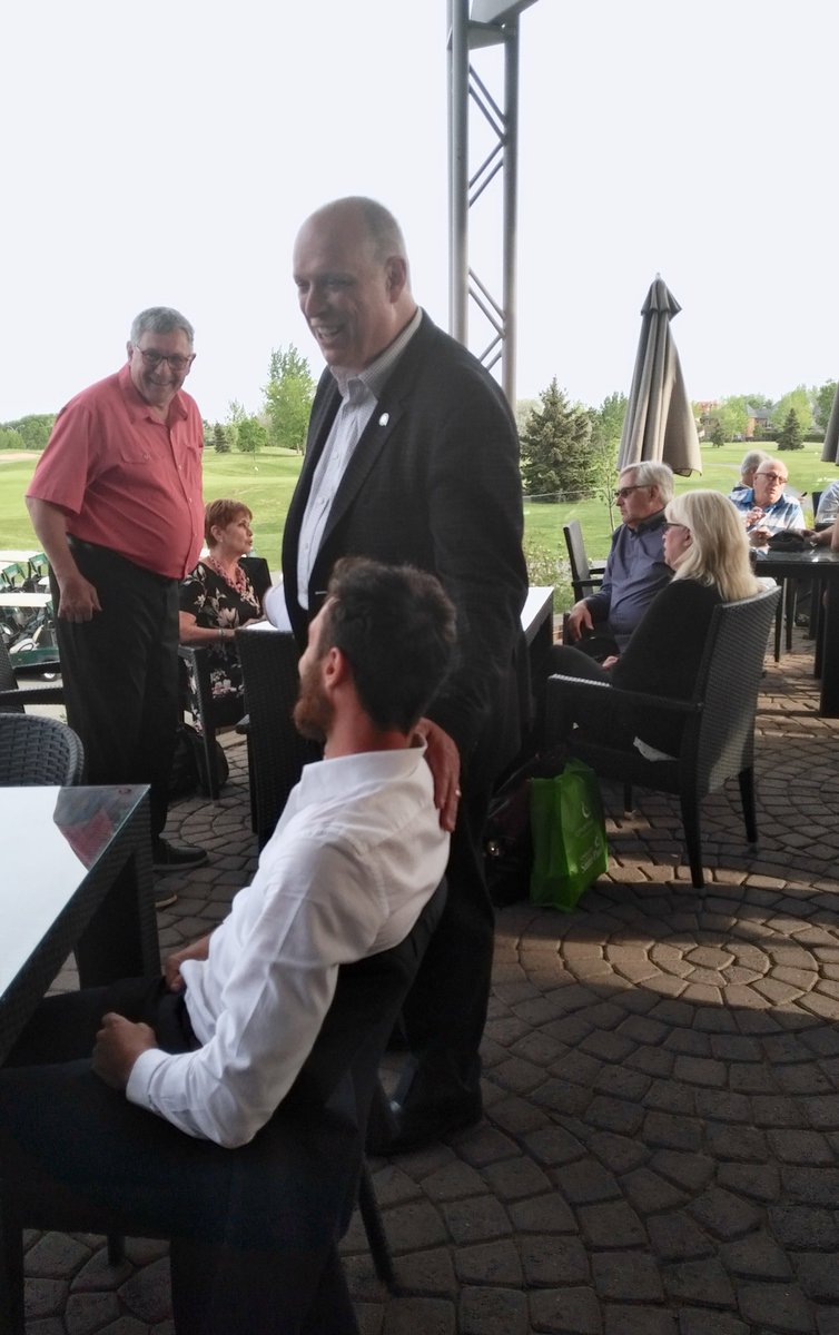 sbergeron's tweet photo. Malgré de sombres prévisions météo, le tournoi de golf de la Fondation du @College_ST_PAUL s’est finalement déroulé sous un🌞radieux ajoutant au plaisir des participantEs, que je remercie de leur engagement pour la formation de nos jeunes, qui sont notre avenir.🏌️‍♀️🏌️‍♂️ https://t.co/2kOeFJ1MwL