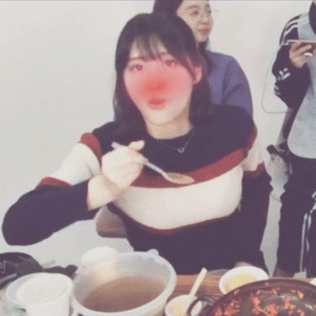 softbothirai's tweet photo. #모모 ₊˚.༄ #트와이스  ༊*·˚
        ↳ #MOMO ♡ #TWICE https://t.co/z3MZwUaPyS