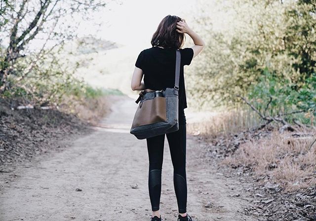 _urbanstroller's tweet photo. Loft Diaper Tote Bag from Oliday. Holds a 13" laptop in addition to everything you need for baby!  #style #instafashion #instagood #momstyle #momlife #pregnant #shopsmall #simplycomfortable #workathomemama #babybag #momlife #organized #tote #babymusthave https://t.co/iJSGW9TVQR https://t.co/Rpa6lyA2Dg