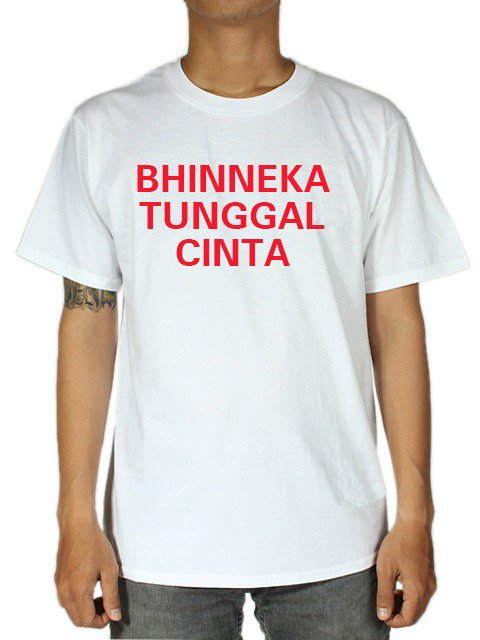 ShoutCap's tweet photo. Shouters, 

T-Shirt Bhinneka Tunggal Cinta dari @maman1965 bisa order di https://t.co/5lyG2ycx0b ya.

Jangan sampai terlewat ! #BhinnekaTunggalCinta #WeAreShouters #ShoutCap #ShoutStore #ShoutEvent #ShoutID https://t.co/YV44Ms5P6d