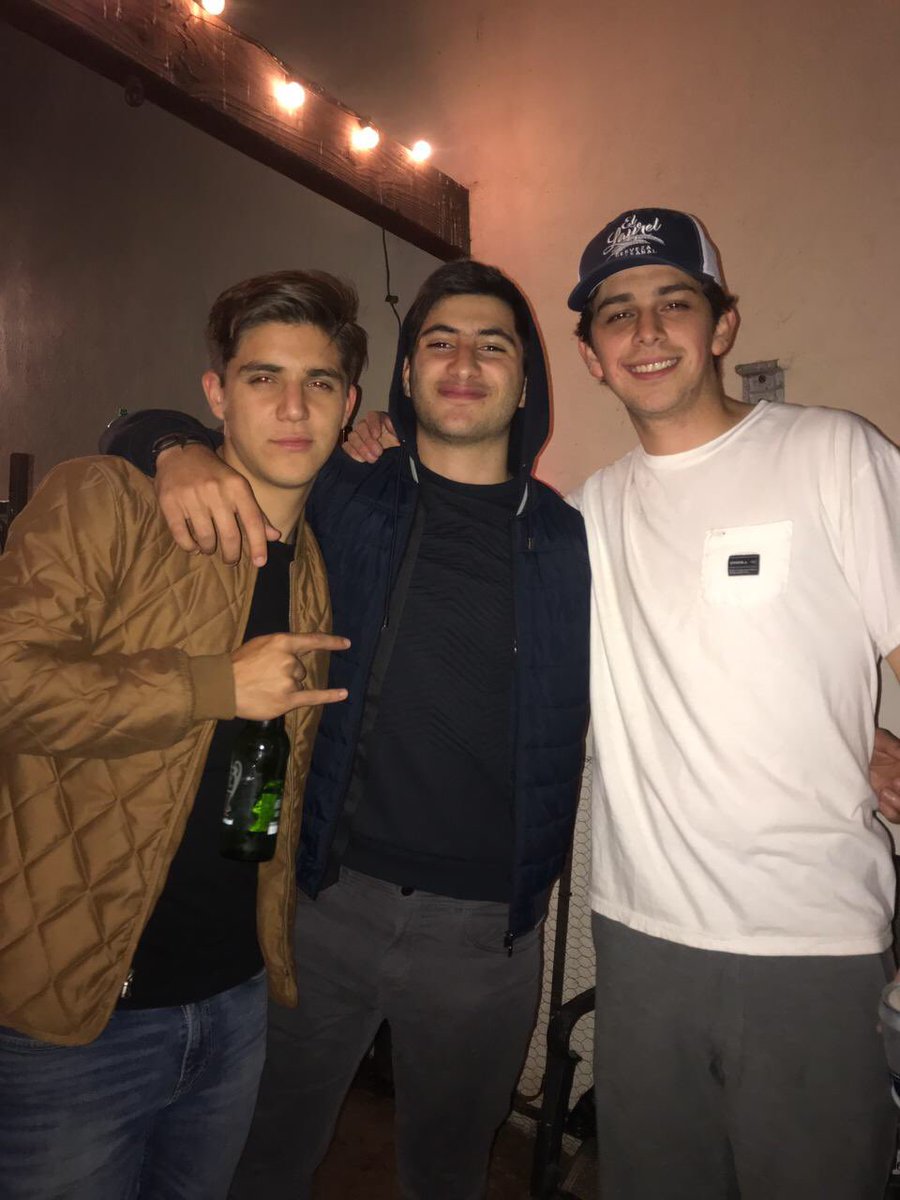 alancarrillon7's tweet photo. Que buena noche chinga https://t.co/LdGkbUqMXB