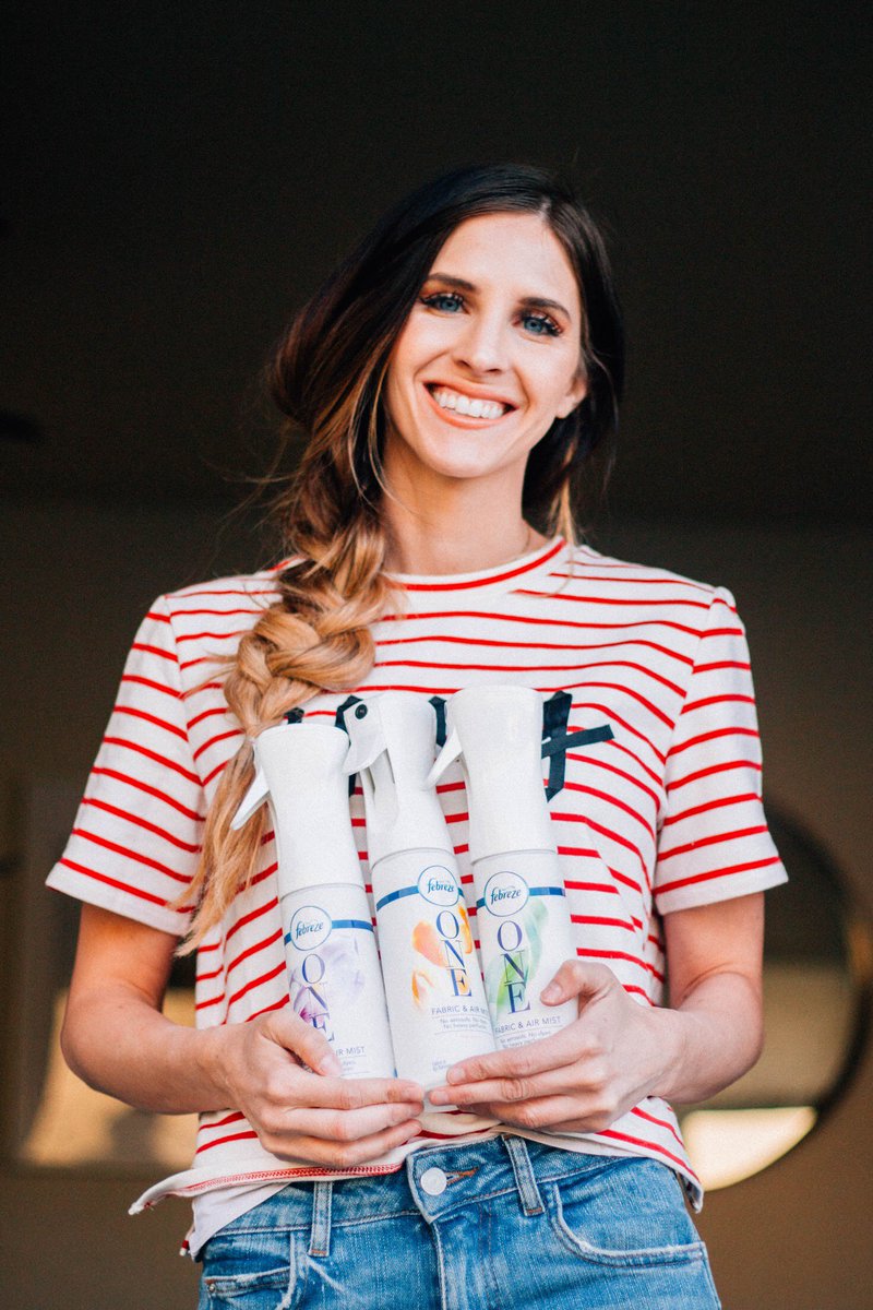 makelleahlin's tweet image. (AD) I don’t know about you but smells can change my entire attitude! When my house smells yummy I feel so much more uplifted. That’s why I love the @febreze ONE. It is free of aerosols, dyes or heavy perfumes. This allows me to have #ONEstateofmind by loving the air that I’m in!
