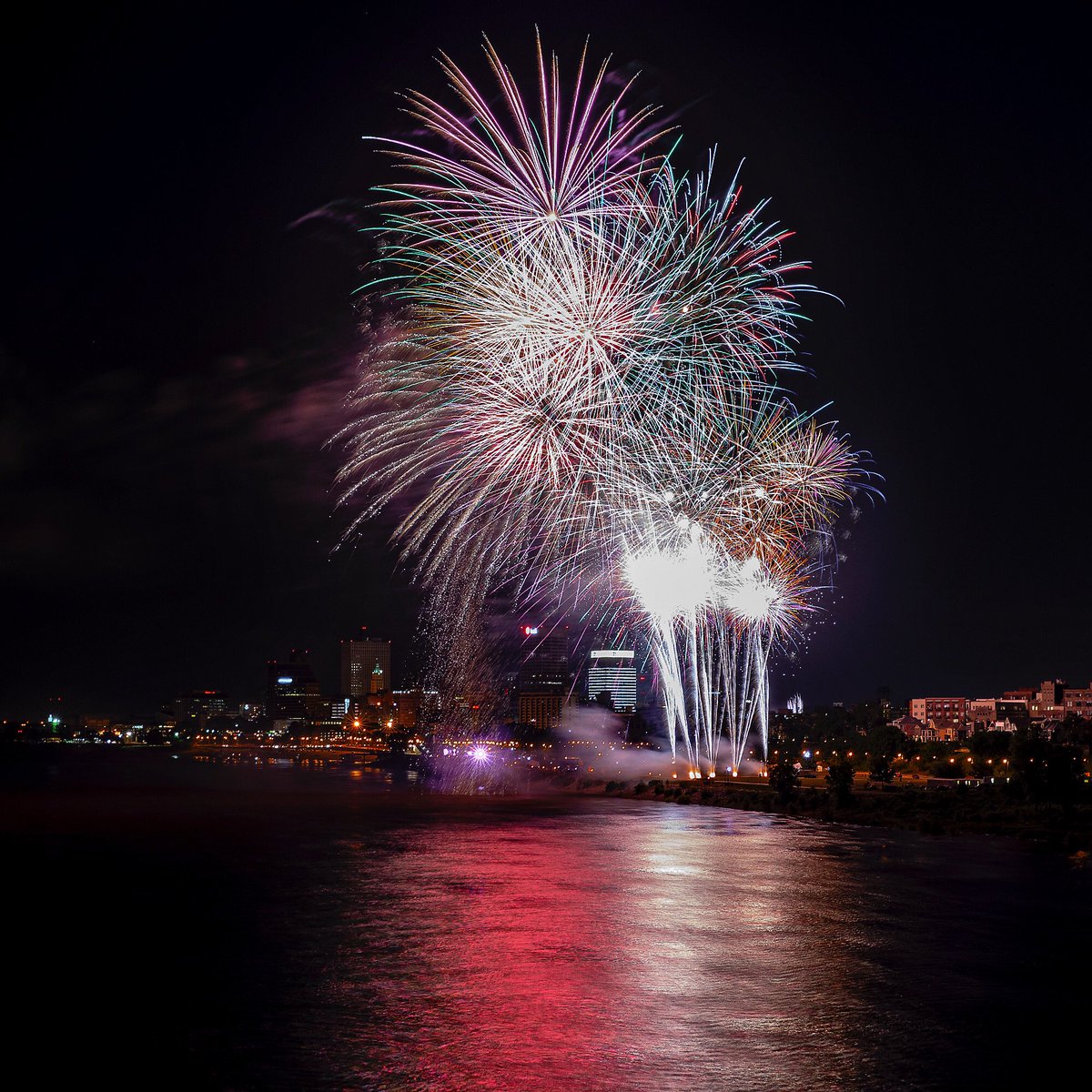 CelebrateMemphs's tweet photo. Ending the month with a 🎇
📷: @mkerrmemphoto | #901Fest https://t.co/YzzHAYGNqM