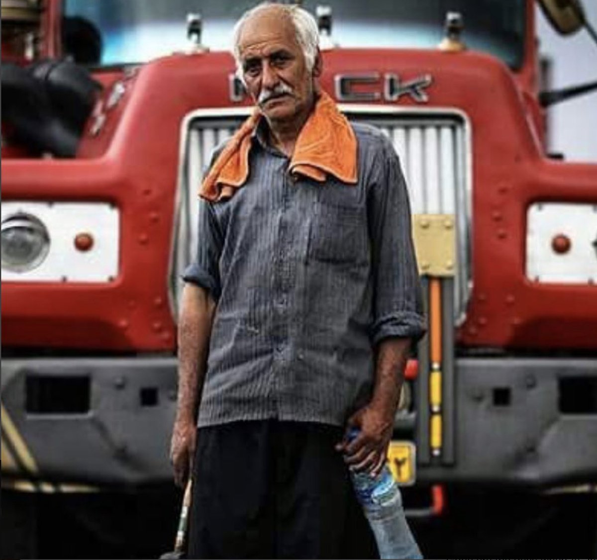 AlinejadMasih's tweet photo. This old man is a lorry driver on Iran’s motorways. He’s now on strike, just like thousands of other lorry drivers. Will the regime also link his protest to Israelis’ and Americans’ "provocations"? As we speak, lorry drivers all over the country are demanding better conditions. https://t.co/3QznZoS8Tj