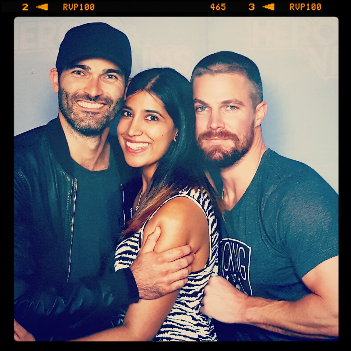 cheekylil666's tweet photo. I could stay here all day!!! #hotmansandwich #hvff #howispendmyweekends #stephenamell #tylerhoechlin #teenwolf #arrow #hvfflondon #conlife @stephenamell @tylerl_hoechlin @heroesfanfest https://t.co/Tmp5wKLZOi