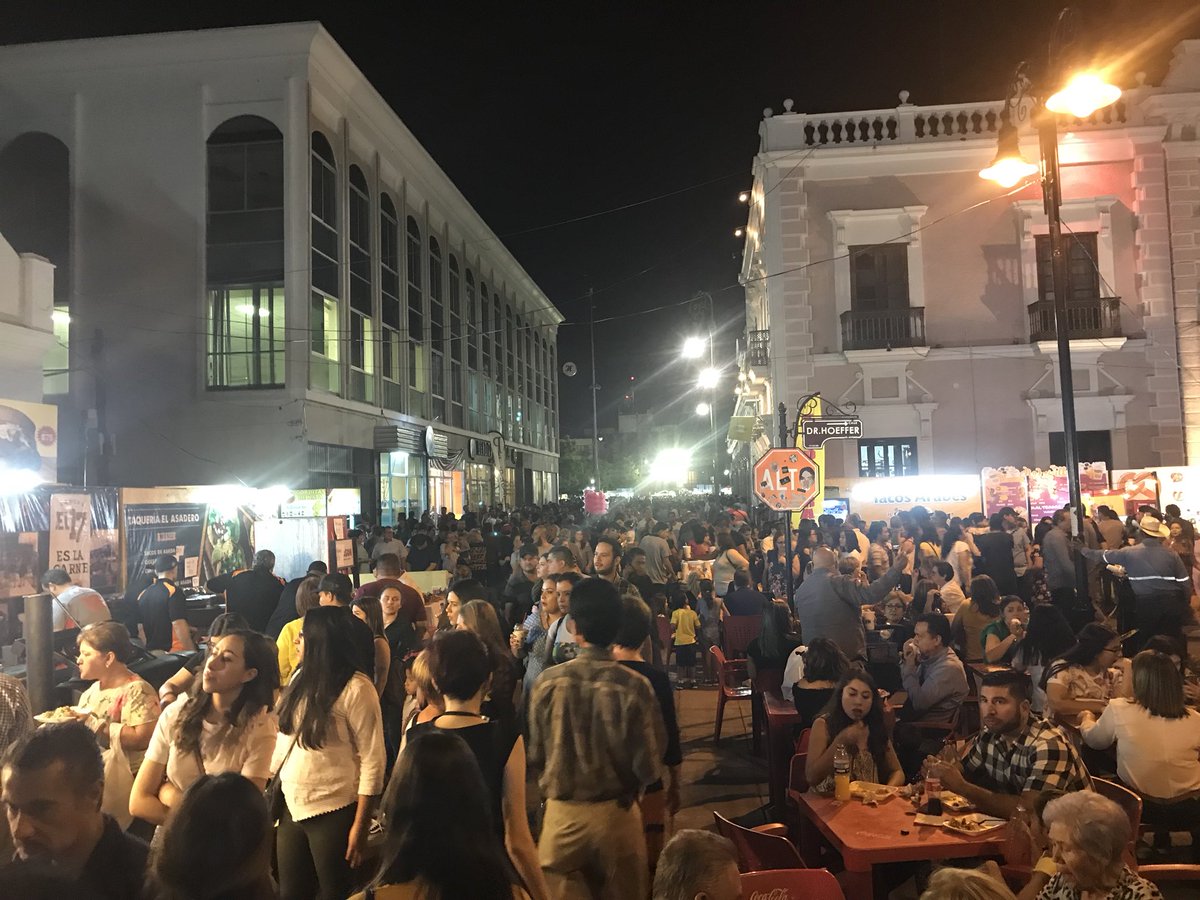 Chaposoto's tweet photo. Me siento mal... yo en el #FestivalDelPitic2018 y @ElPatoDeLucas sudando el calcetín en Pueblitos... https://t.co/q1805zjYwh