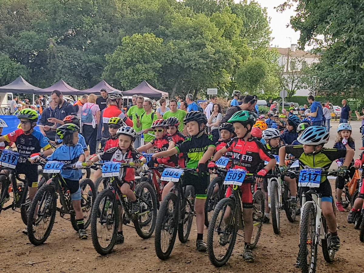 BetDachs's tweet photo. Cap de setmana de curses #btt
Avui som a #Quart #Girona a la #Openbtt amb @JufreCycling
Un circuit preciós ben emboscat https://t.co/rIiED8EDnm