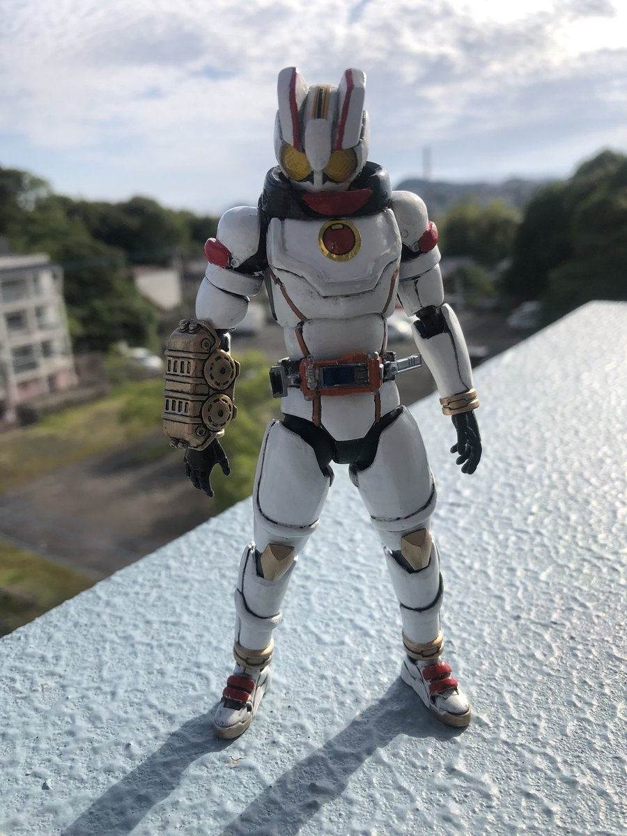 モチーフ 仮面 ライダー