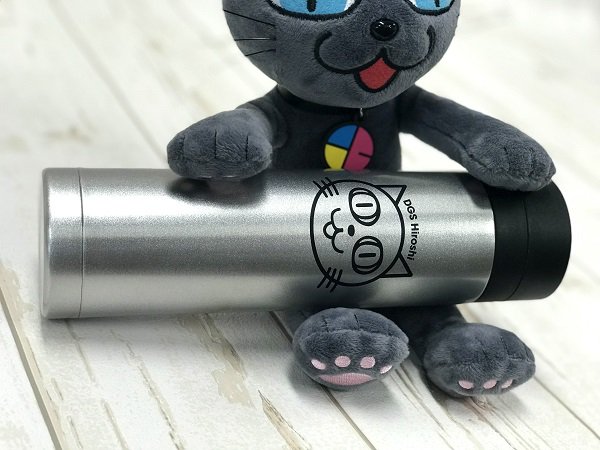 Masochistic Ono Band 公式 Dgs Vs Mob Live Surviveグッズ 神谷浩史 Vs Hiro C にゃーさんステンレスボトル 超 A Gショップにて販売中 神谷浩史とhiro Cのvsグッズ Dgsにゃーさんとmobにゃーさんをデザイン サイズ F5 7cm 21 7cm 容量