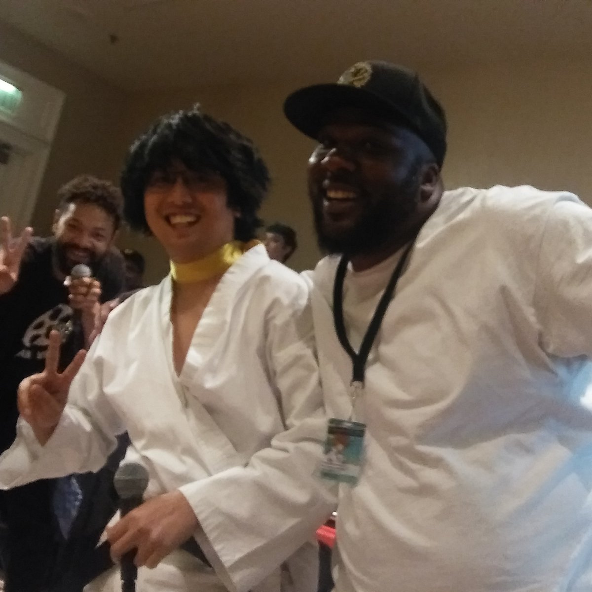 AllPodsMatter's tweet photo. @itsdamone yall dont even know #2ndthought #Fanime2018 https://t.co/l1z7Adx0mV