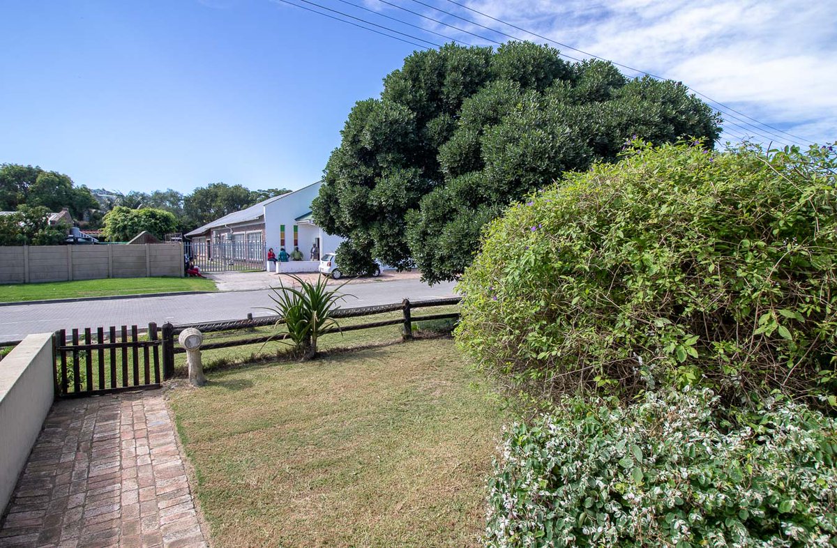 PurdonHelen's tweet photo. Neat as a pin! Two bedroom unit centrally located in town https://t.co/gXYdaLuZ00 #Harcourts #PortAlfred #BuyingAHome #LockUpAndGo #CloseToTown #PropertiesForSaleInPortAlfred https://t.co/NKgtUqtYjO
