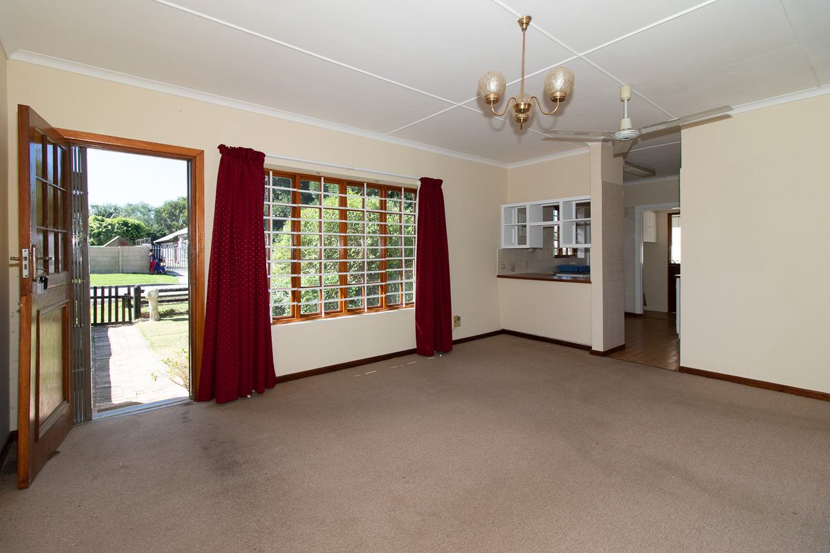 PurdonHelen's tweet photo. Neat as a pin! Two bedroom unit centrally located in town https://t.co/gXYdaLuZ00 #Harcourts #PortAlfred #BuyingAHome #LockUpAndGo #CloseToTown #PropertiesForSaleInPortAlfred https://t.co/NKgtUqtYjO