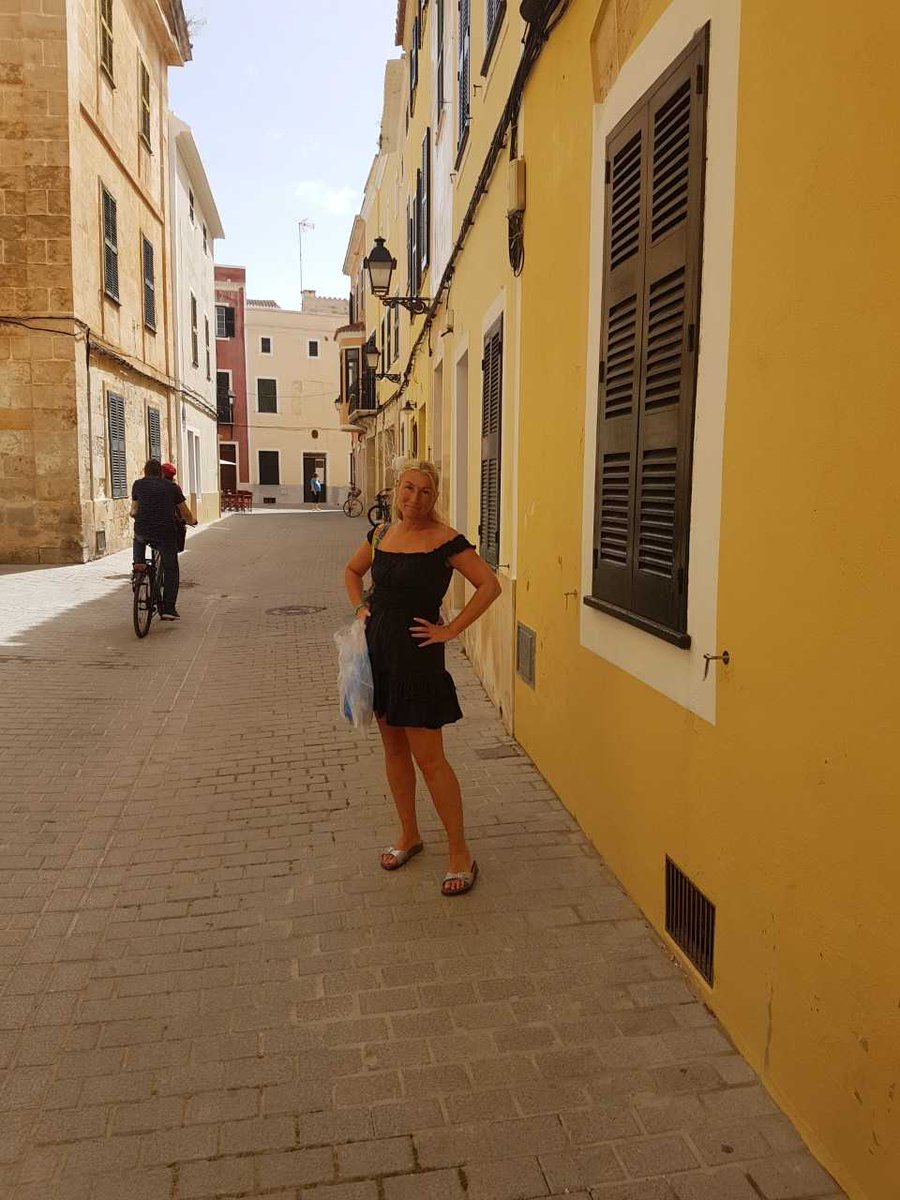 Everyday #art #Menorca #postbox #draincover #architecture 💖😊🎨