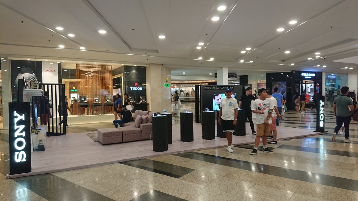 _todayiswendy's tweet photo. Take a selfie at the @enjoyGLOBE activity center and the @SonyPHinc exhibit in Glorietta and get a chance to win a goodie bag from Sony☺ Be sure to use #XperiaPH in your posts! Will contact a winner every hour until 7pm :) #GlobeDisneyLife https://t.co/loKHdV07yv