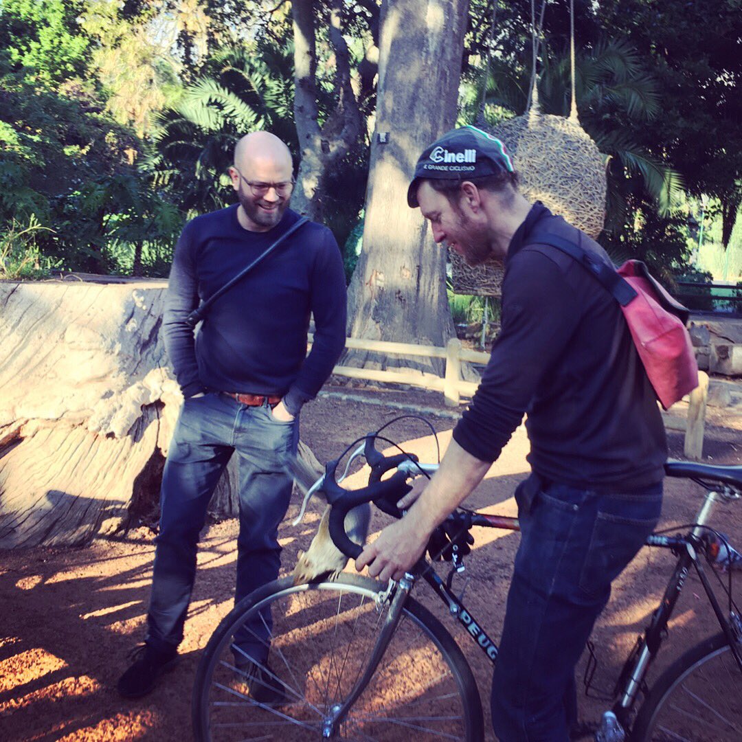 Another great #coffeeride with <a href="/WScycleworks/">Woodstock Cycleworks</a> crew. Took a lazy roll to the #thecompanygardens for breakfast and met some squirrels who were nuts about bicycles 😜🚲🥜