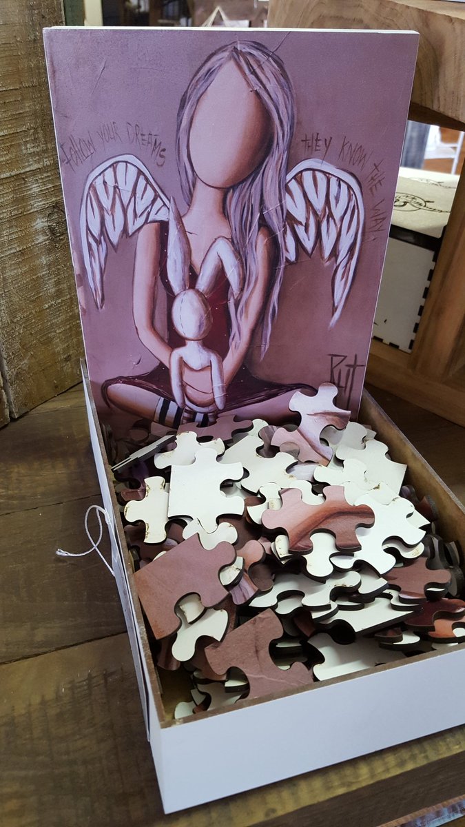 #nowfollowing an INCREDIBLE local artist @RutArtist 

- visited her studio and shop in #Mosselbay and discovered GEMS! #puzzle #art 

regtig spesiaal... dankie!