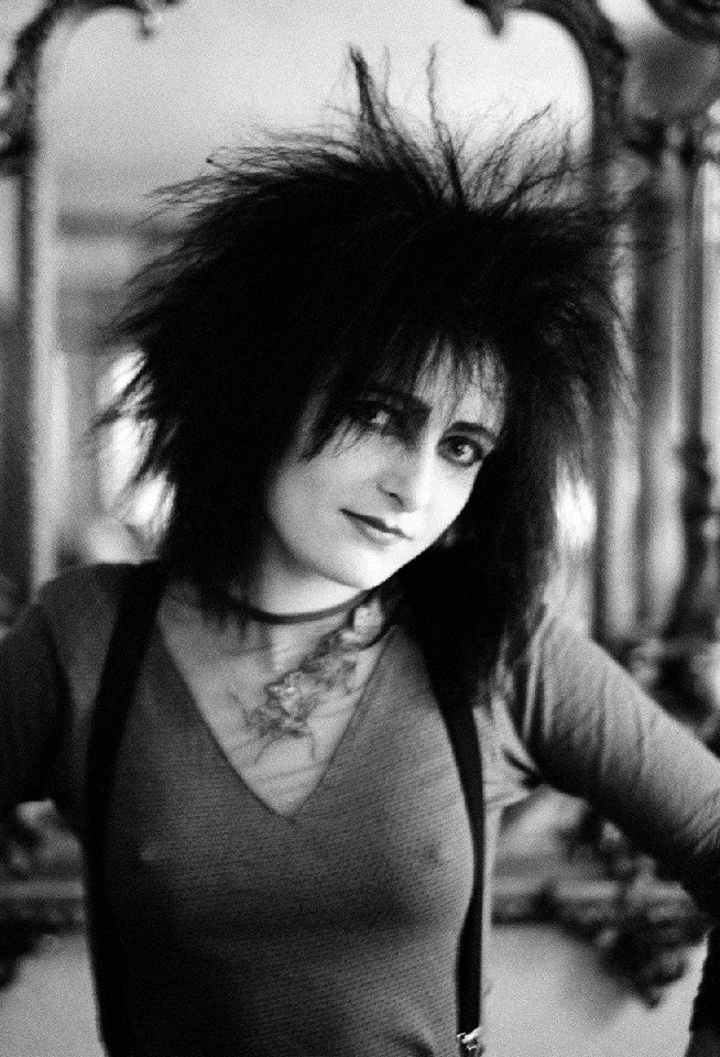 Happy birthday today to Siouxsie Sioux 