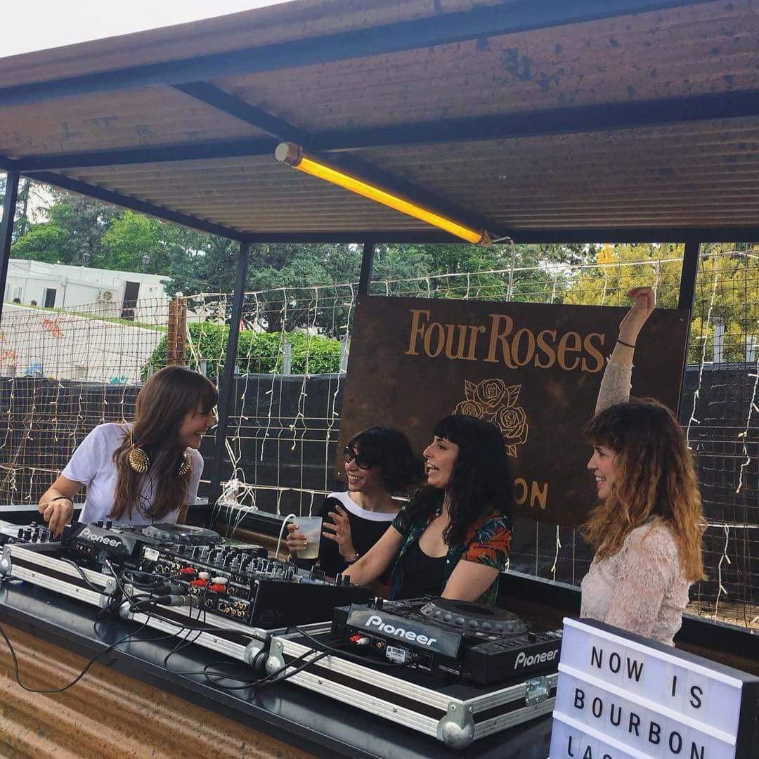 IndioFestival's tweet photo. Lo mismo pinchan en @TomavistasFest que vienen a tocar al #IndioRock. @lasodiomazo https://t.co/vpgkFXU0qN