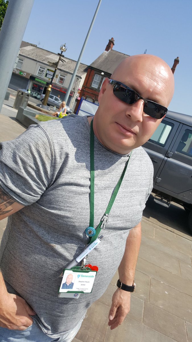 tamesideartsltd's tweet photo. Denton Beach Party rocks! Come on down and say Hi! https://t.co/zIQQUMDaUW